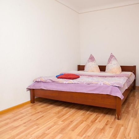Semi Luxury Apt On Yatsenka 8 Near Intourist Hotel Zaporizhia Buitenkant foto