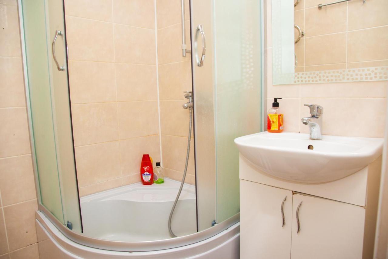 Semi Luxury Apt On Yatsenka 8 Near Intourist Hotel Zaporizhia Buitenkant foto
